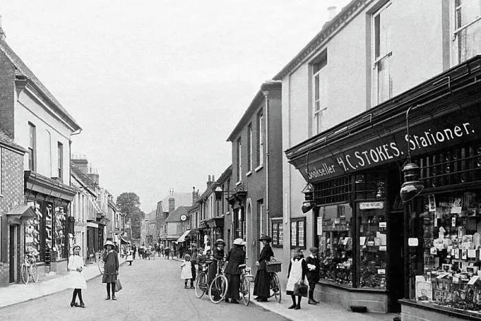 Framed Print : High Street, Bishops Waltham early 1900's Framed Print : High Street, Bishops Waltham early 1900's