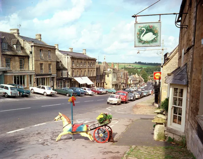 Framed Print : High Street, Burford Framed Print : High Street, Burford
