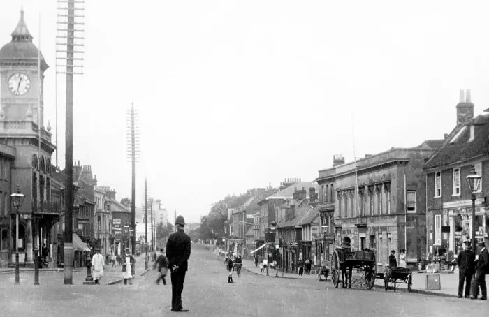 Framed Print : High Street, Dunstable early 1900's Framed Print : High Street, Dunstable early 1900's
