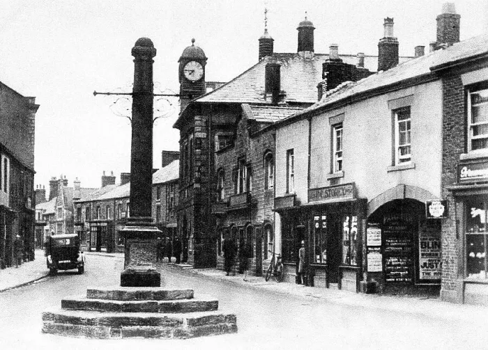Framed Print : High Street, Garstang, early 1900s Framed Print : High Street, Garstang, early 1900s