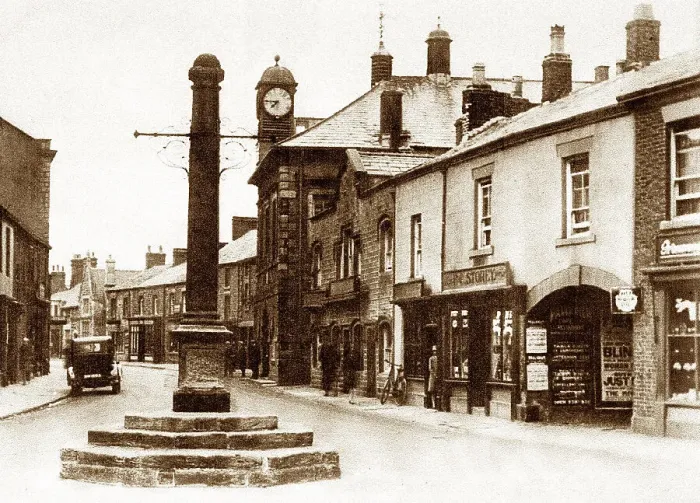 Framed Print : High Street, Garstang, early 1900s Framed Print : High Street, Garstang, early 1900s