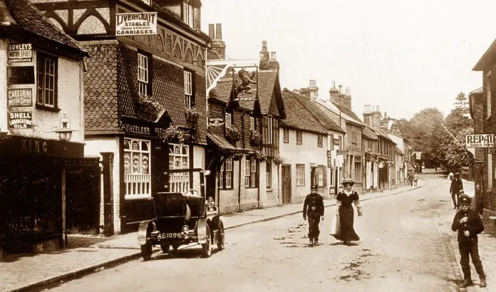 Framed Print : High Street, Great Missenden Framed Print : High Street, Great Missenden