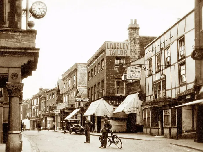 Framed Print : High Street, Hemel Hempstead early 1900's Framed Print : High Street, Hemel Hempstead early 1900's
