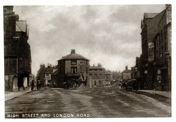 Framed Print : High Street and London Road, Sevenoaks, Kent Framed Print : High Street and London Road, Sevenoaks, Kent