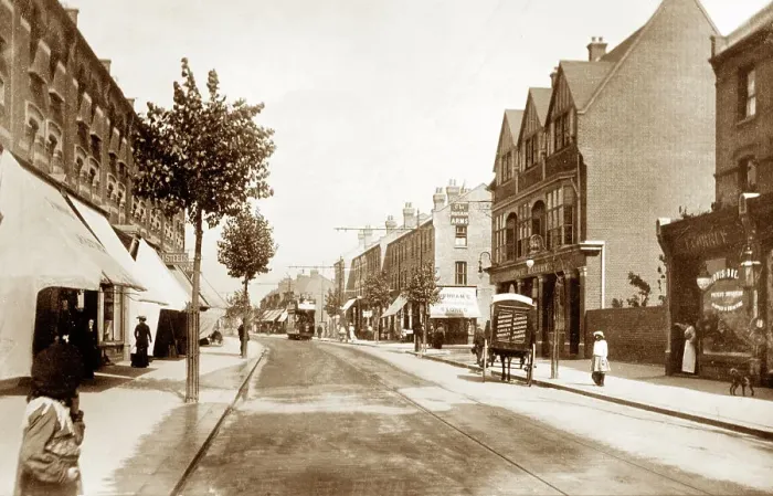 Framed Print : High Street, Manor Park early 1900's Framed Print : High Street, Manor Park early 1900's