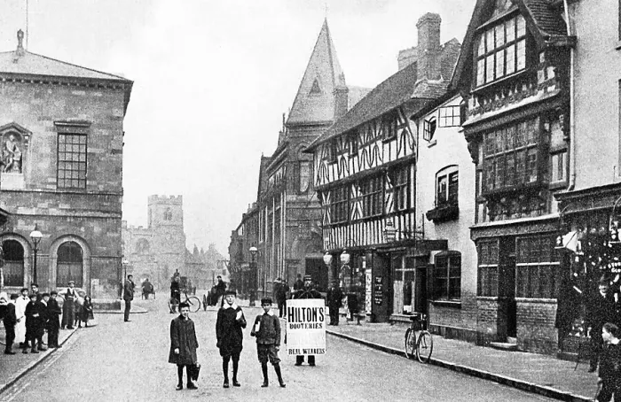 Framed Print : High Street, Stratford upon Avon Framed Print : High Street, Stratford upon Avon