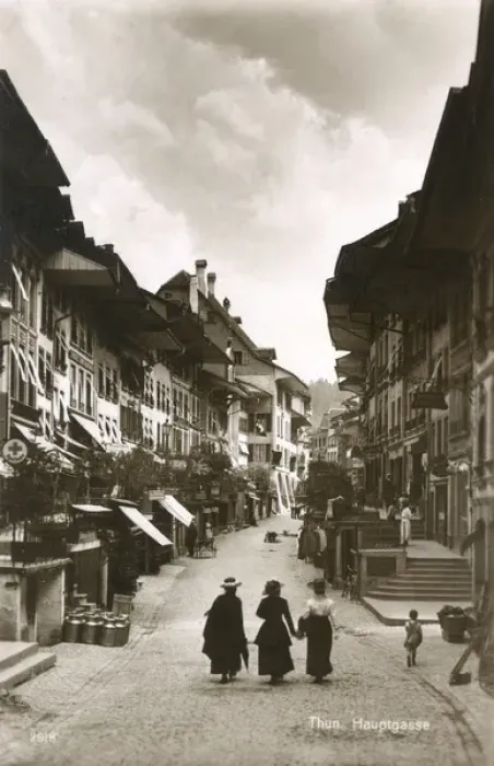 Framed Print : High Street in Thun, Berne, Switzerland Framed Print : High Street in Thun, Berne, Switzerland