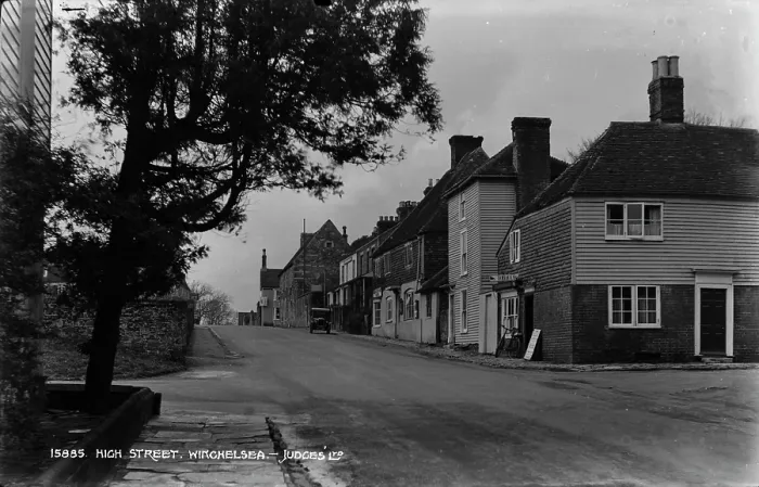 Framed Print : High Street in Winchelsea Framed Print : High Street in Winchelsea