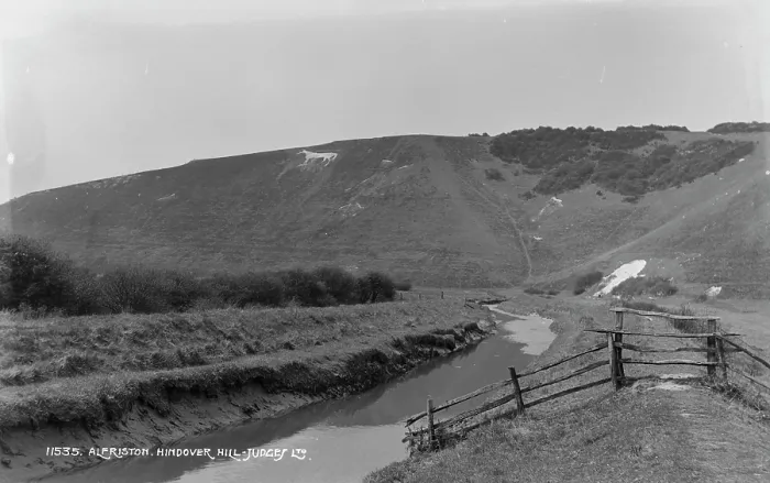 Framed Print : Hindover Hill, Alfriston Framed Print : Hindover Hill, Alfriston