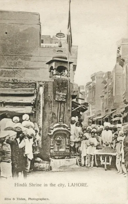 Framed Print : Hindu Shrine at edge of Street in Lahore, Punjab, Pakistan Framed Print : Hindu Shrine at edge of Street in Lahore, Punjab, Pakistan
