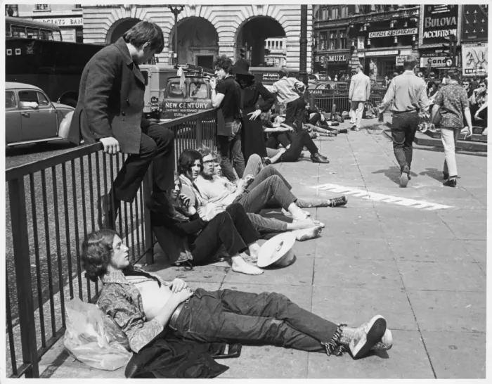 Framed Print : Hippies at Piccadilly Framed Print : Hippies at Piccadilly