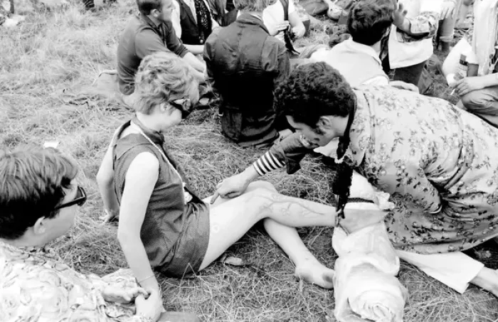 Framed Print : Hippies relaxing in a field at Woburn Park Framed Print : Hippies relaxing in a field at Woburn Park