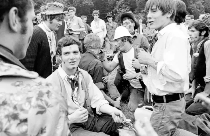 Framed Print : Hippy men relaxing at Woburn Park Framed Print : Hippy men relaxing at Woburn Park
