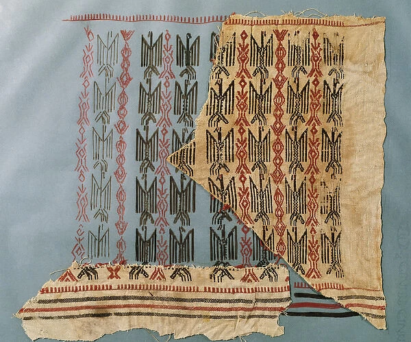 Hispano-Arabic. Piece of tissue with eagles. 12th-13th c. Li