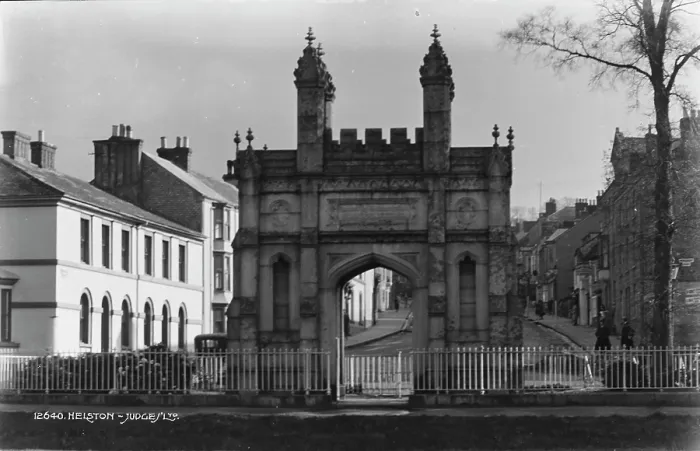 Framed Print : Historic Archway in Helston Framed Print : Historic Archway in Helston