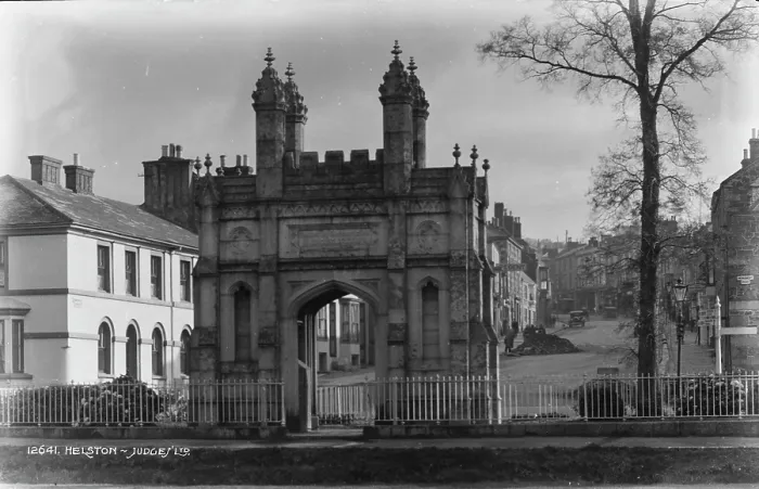 Framed Print : Historic Archway in Helston Framed Print : Historic Archway in Helston