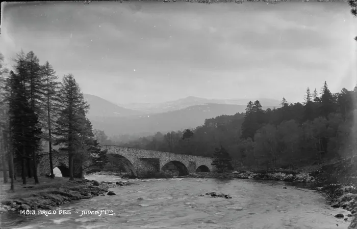 Framed Print : The Historic Brig o Dee Bridge Framed Print : The Historic Brig o Dee Bridge