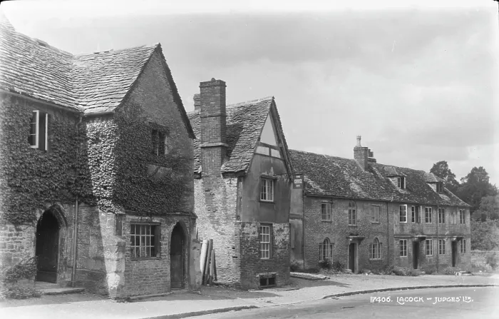 Framed Print : Historic Buildings in Lacock Framed Print : Historic Buildings in Lacock