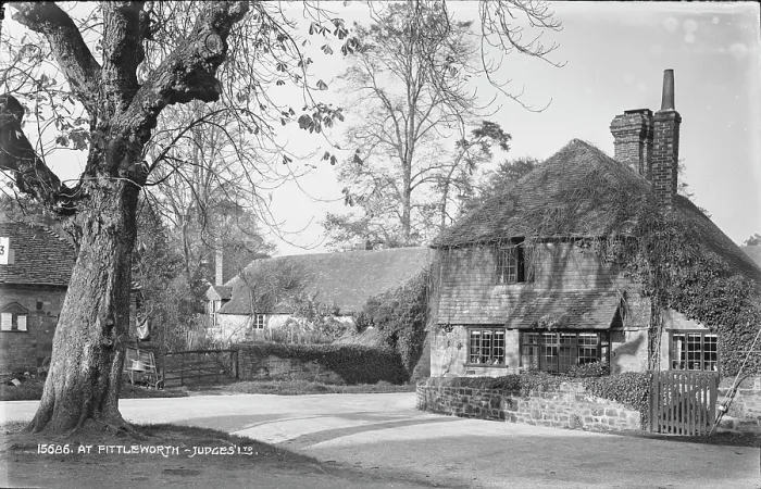 Framed Print : Historic Cottage in Fittleworth Framed Print : Historic Cottage in Fittleworth