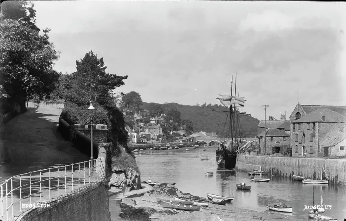 Framed Print : Historic Looe Harbour Framed Print : Historic Looe Harbour