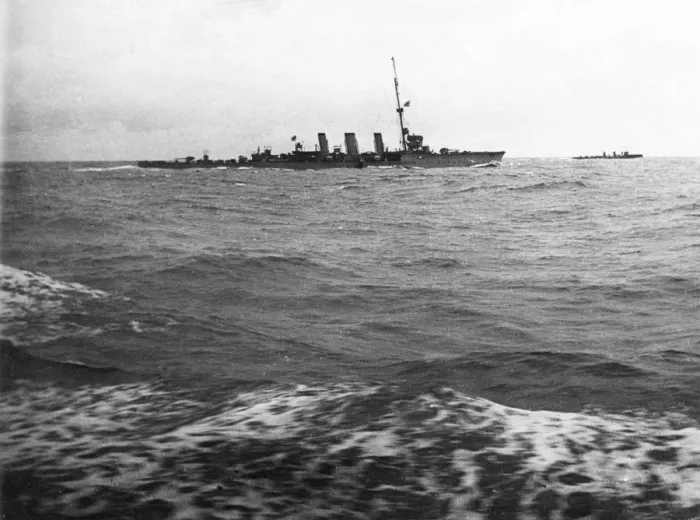 Framed Print : HMS Arethusa, British light cruiser, WW1 Framed Print : HMS Arethusa, British light cruiser, WW1