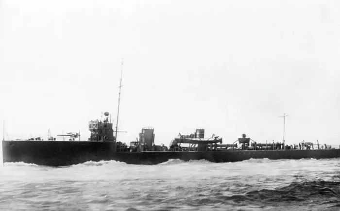Framed Print : HMS Beaver, British destroyer at sea, WW1 Framed Print : HMS Beaver, British destroyer at sea, WW1