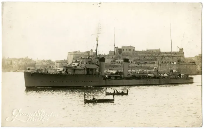 Framed Print : HMS Bruce, British flotilla leader at Malta Framed Print : HMS Bruce, British flotilla leader at Malta