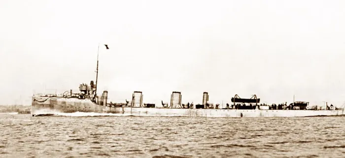 Framed Print : HMS Derwent, WW1 Framed Print : HMS Derwent, WW1