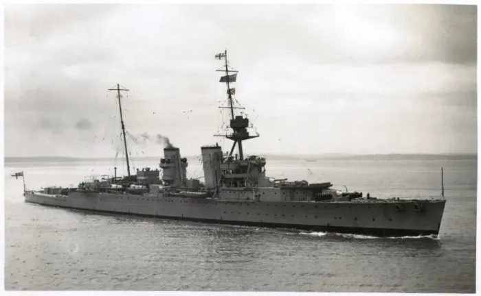 Framed Print : HMS Effingham Framed Print : HMS Effingham