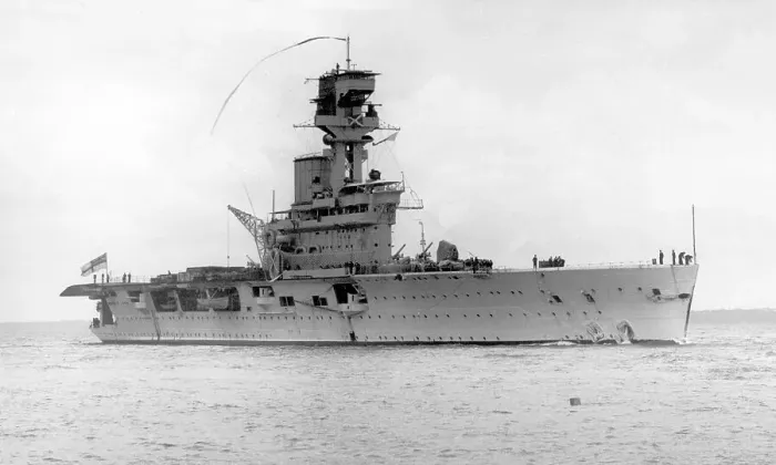 Framed Print : HMS Hermes 95, aircraft carrier Framed Print : HMS Hermes 95, aircraft carrier