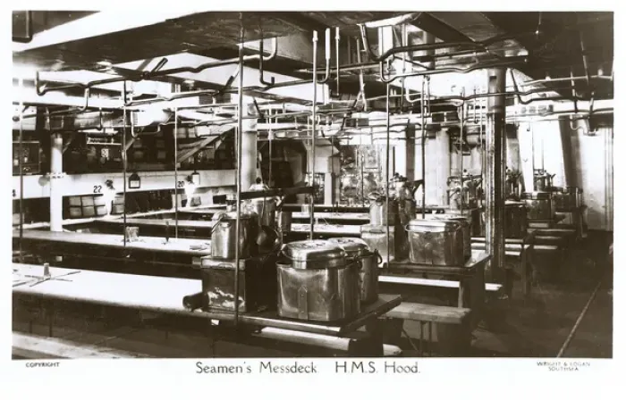 Framed Print : HMS Hood. Seamens Messdeck on HMS Hood, battlecruiser Date: 1930s Framed Print : HMS Hood. Seamens Messdeck on HMS Hood, battlecruiser Date: 1930s