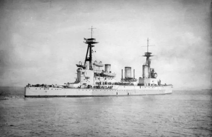 Framed Print : HMS Indefatigable, British battlecruiser, WW1 Framed Print : HMS Indefatigable, British battlecruiser, WW1