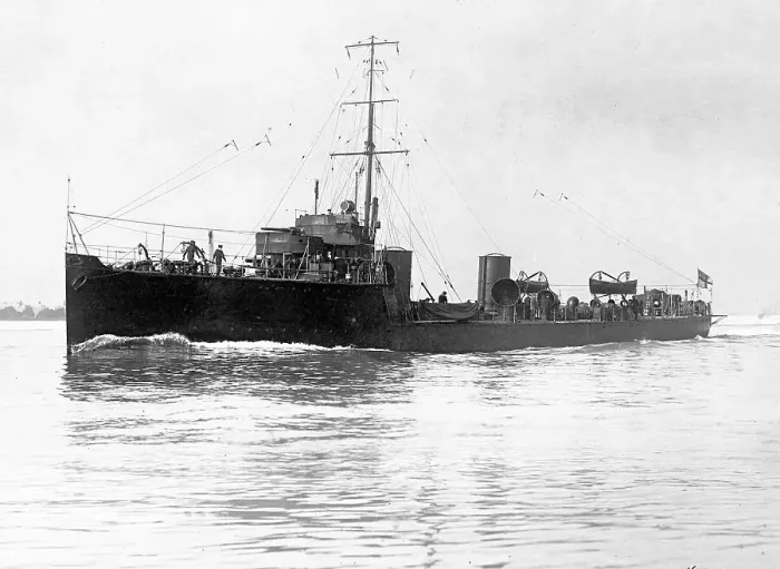 Framed Print : HMS Kale, E-class - River-class destroyer Framed Print : HMS Kale, E-class - River-class destroyer