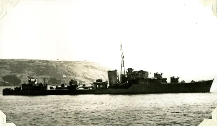 Framed Print : HMS Meteor, Scapa Flow, WW2 Framed Print : HMS Meteor, Scapa Flow, WW2