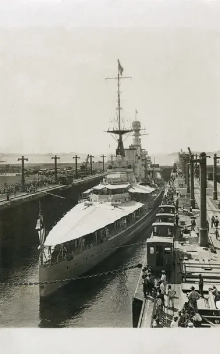 Framed Print : HMS Renown Framed Print : HMS Renown