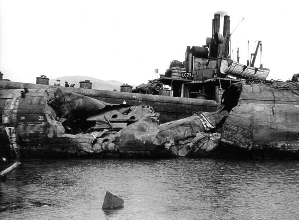 HMS Stoic. Damage to port side of submarine HMS Stoic
