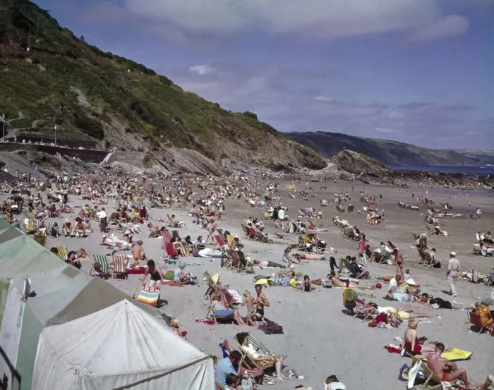 Framed Print : Holidaymakers on the beach at Looe, Cornwall Framed Print : Holidaymakers on the beach at Looe, Cornwall