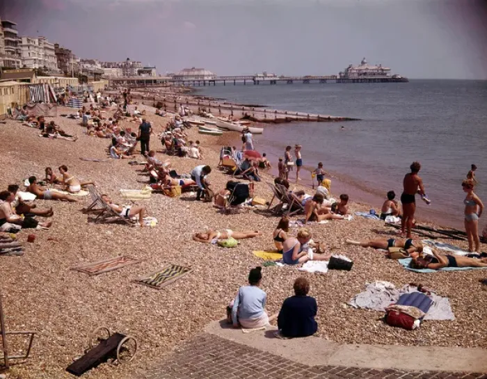 Framed Print : Holidaymakers on the beach, Torquay, Devon Framed Print : Holidaymakers on the beach, Torquay, Devon
