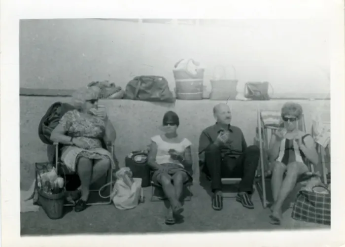 Framed Print : Holidaymakers at the Seaside, Thought to be at Cowes, Isle o Framed Print : Holidaymakers at the Seaside, Thought to be at Cowes, Isle o