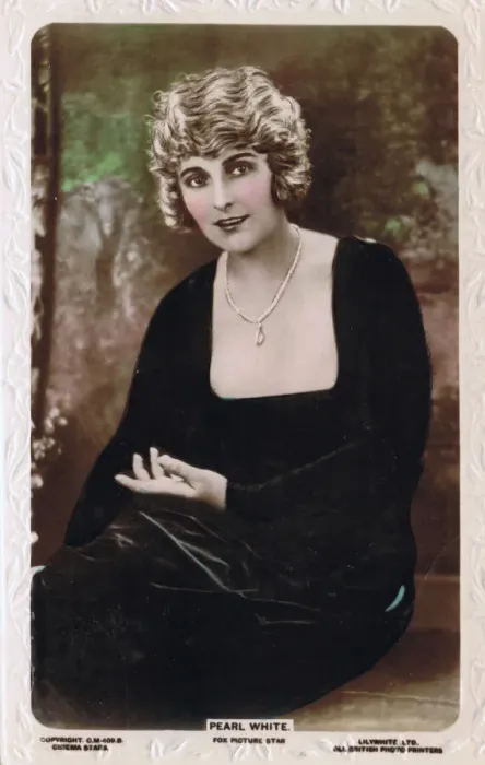 Framed Print : Hollywood star Pearl White, 1920s Framed Print : Hollywood star Pearl White, 1920s