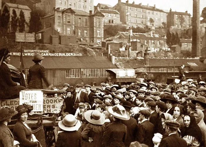 Framed Print : Holmfirth, Crown Bottom, Suffragettes Framed Print : Holmfirth, Crown Bottom, Suffragettes