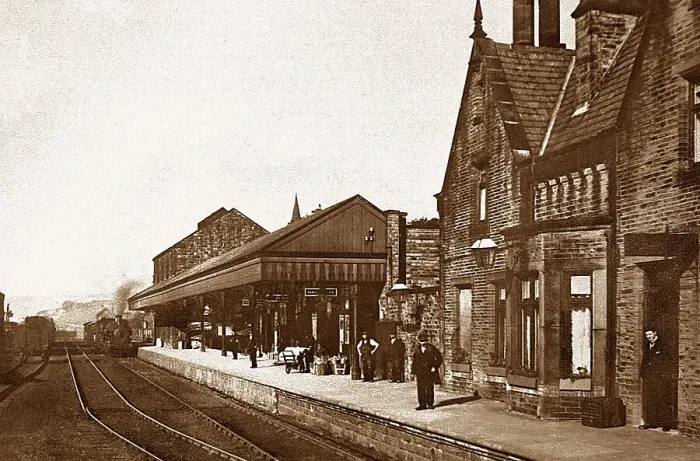 Framed Print : Holmfirth Railway Station early 1900s Framed Print : Holmfirth Railway Station early 1900s