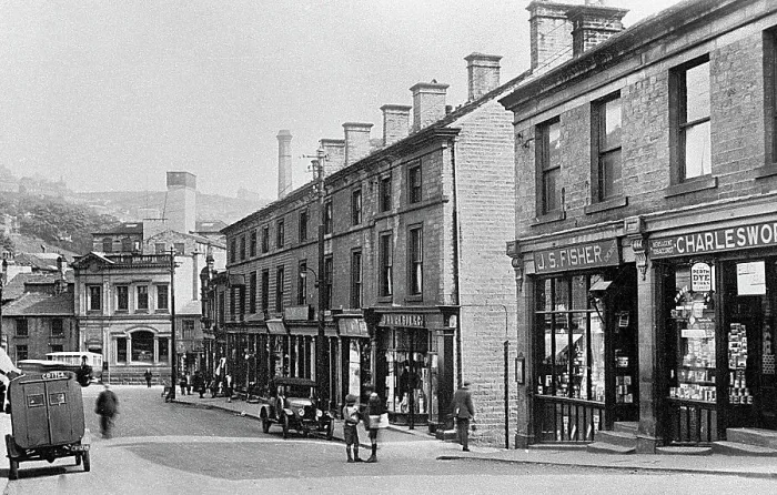 Framed Print : Holmfirth Victoria Street probably 1920s Framed Print : Holmfirth Victoria Street probably 1920s