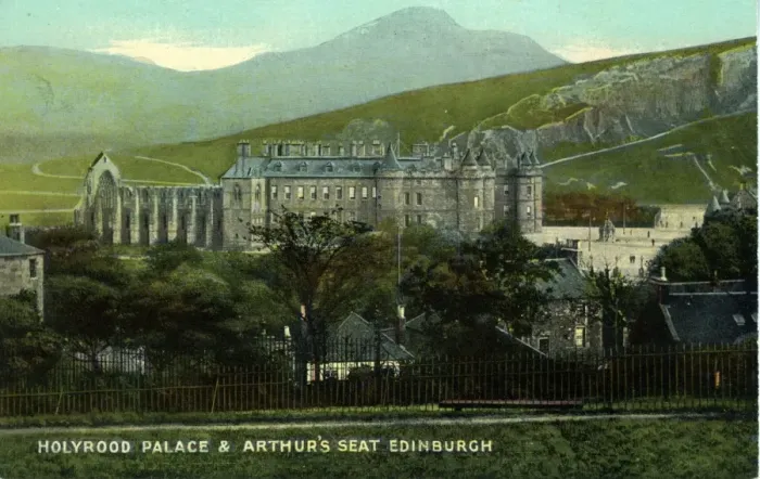 Framed Print : Holyrood Palace & Arthurs Seat, Edinburgh, Midlothian Framed Print : Holyrood Palace & Arthurs Seat, Edinburgh, Midlothian