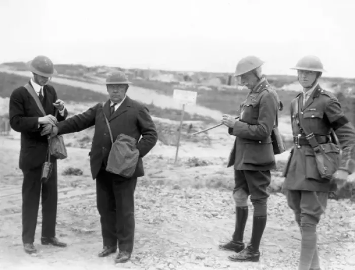 Framed Print : Horatio Bottomley at Arras, 1917 Framed Print : Horatio Bottomley at Arras, 1917