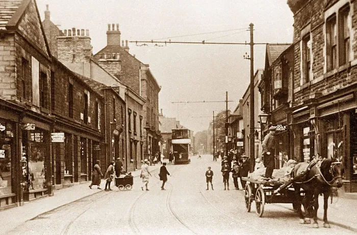 Framed Print : Horbury High Street early 1900s Framed Print : Horbury High Street early 1900s