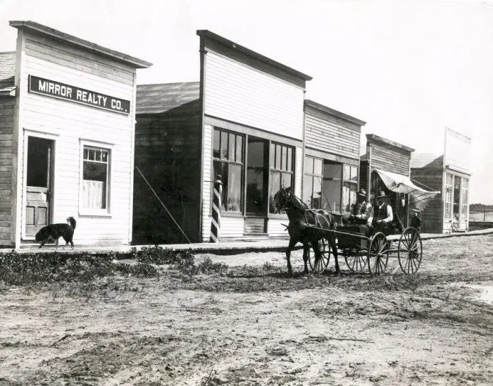 Framed Print : Horese and buggy, street in Dawson City, Canada, c. 1920 Framed Print : Horese and buggy, street in Dawson City, Canada, c. 1920