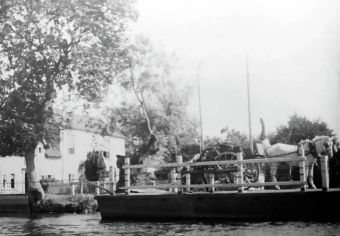 Framed Print : Horning Ferry, Norfolk in the 1920s Framed Print : Horning Ferry, Norfolk in the 1920s