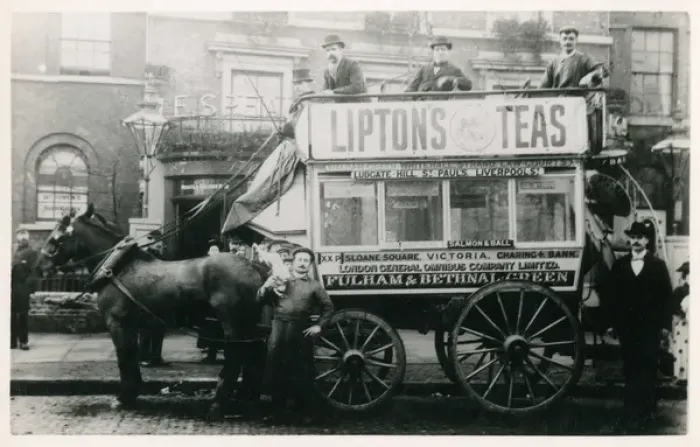 Framed Print : Horse bus with Liptons Tea advert, London Framed Print : Horse bus with Liptons Tea advert, London