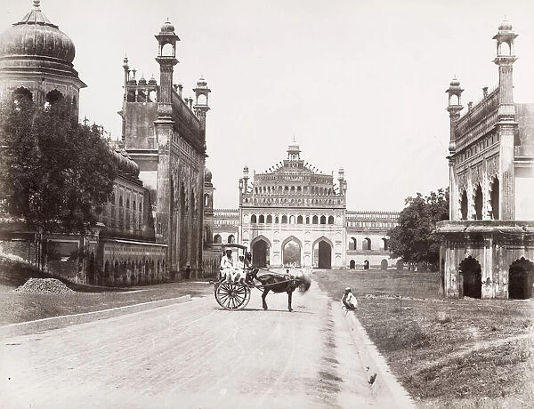 Horse and carriage, likely Lucknow, India